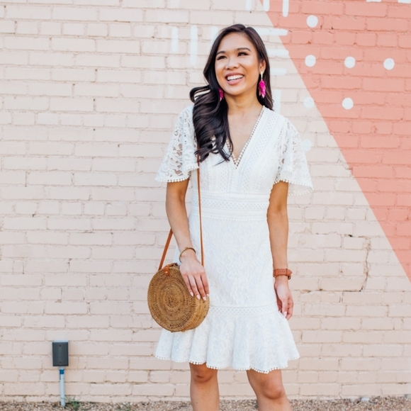 ELIZA J Ivory White Lace V-Neck Flutter Sleeve Fit & Flare Dress Size 8 Bridal - Picture 3 of 9